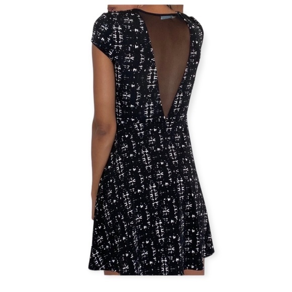 URBAN OUTFITTERS🦎Kimchi Blue Mesh Mini Dress🌵 - Picture 2 of 4